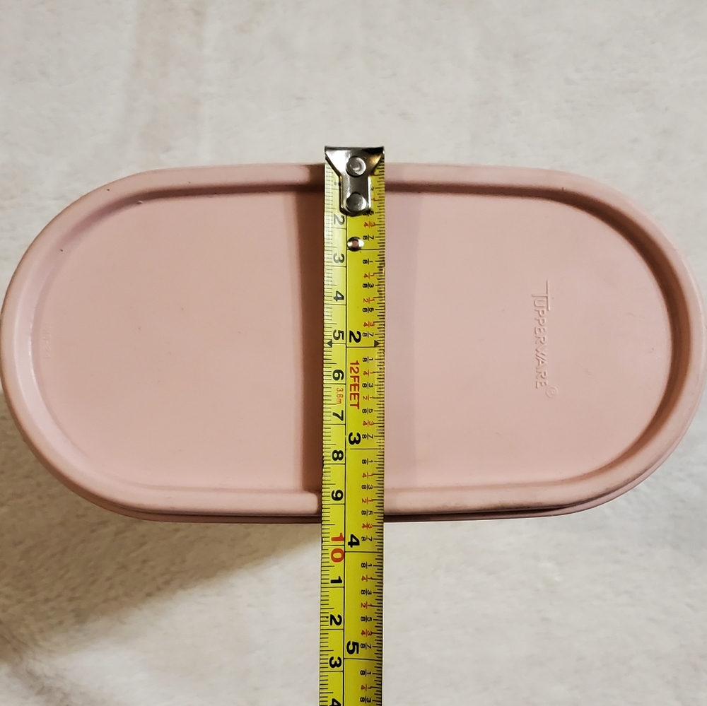 2 Tupperware Storage Containers - Picture 10 of 12